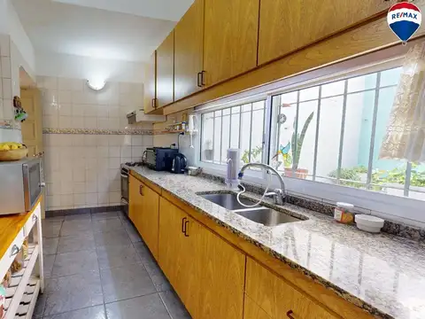 Venta casa 4 amb con patio y cochera
