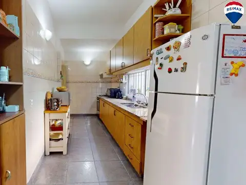 Casa 4 ambientes con 2 baños