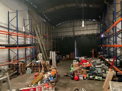 Deposito en venta 1000 mts2 con oficinas Virrey Cevallos al 2000 Mixtura 3