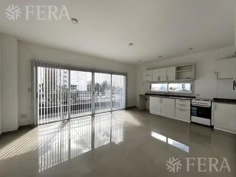 Venta de departamento de 2 ambientes con balcón en Wilde
