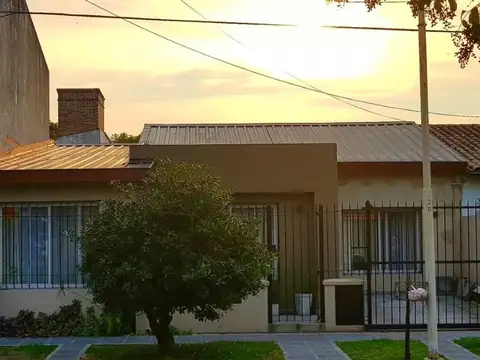Casa  en Venta ubicado en Ciudad Jardin, Tres de Febrero, G.B.A. Zona Oeste