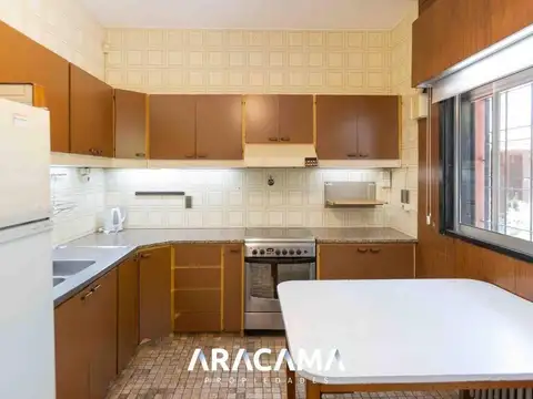Casa en Venta en Luis Guillon, USD 195.000