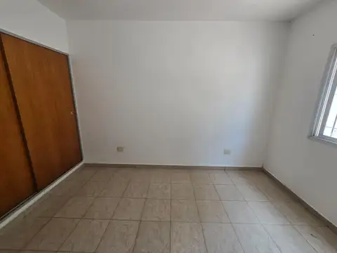 Departamento dos ambientes con patio