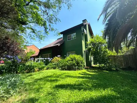 Casa en Venta - APTO CREDITO 4 DORMITORIOS - PISCINA Barrio Maschwitz Privado