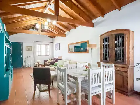 Casa 5 ambientes con 1 baño