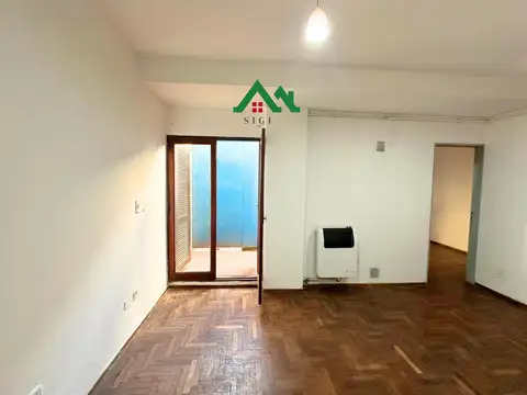 Departamento en venta de 1 dormitorio desocupado con patio en Alberdi a metros del centro
