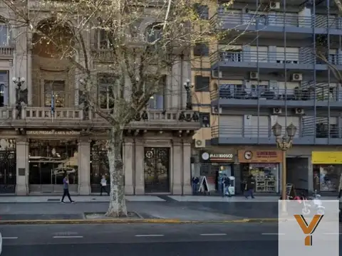 Avenida Rivadavia 1700