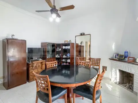 Casa 3 ambientes con 2 baños