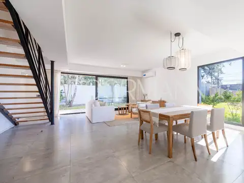 Chilavert  al 600 CASA EN VENTA BARRIO CERRADO