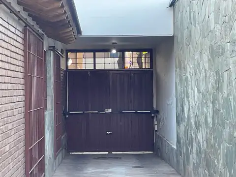 GALPON CON CASA SEXTA SECCION CAPITAL MENDOZA