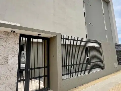 Ayres De Bardas I Calle Stefenelli Esquina Matheu 1000, Piso PB