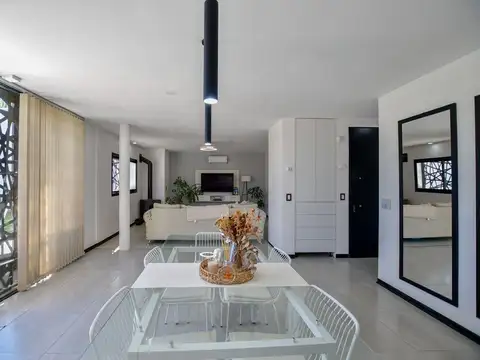 Venta Casa 2 Dormitorios con Verde Pileta La Plata