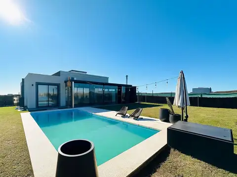 CASA EN VENTA MAGALLANES, HUDSON 3 DORMITORIOS