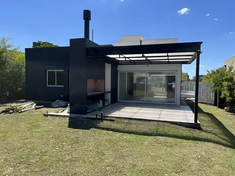 Casa en Venta en Pilar del Este - Santa Elena, USD 199.000