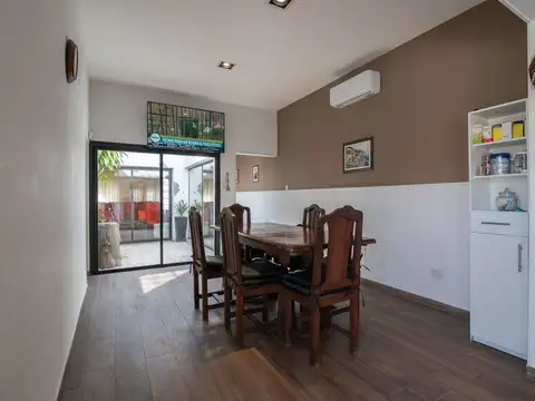 Casa en Venta con 3 cocheras