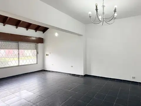 Depto Tipo Casa en Alquiler de 4 ambientes