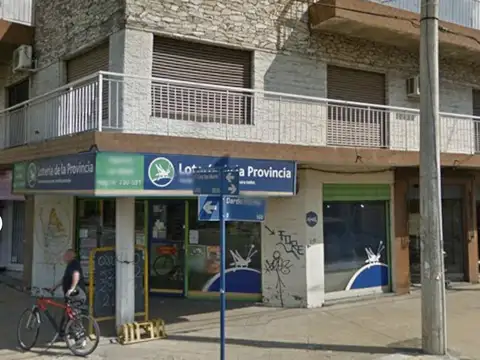 Local esquina 45m2 Av San Martin 2601 Lomas del Mirador