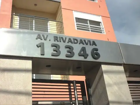 Av. Rivadavia 13300, Piso 1