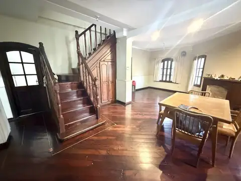 Casa 6 ambientes con 3 baños