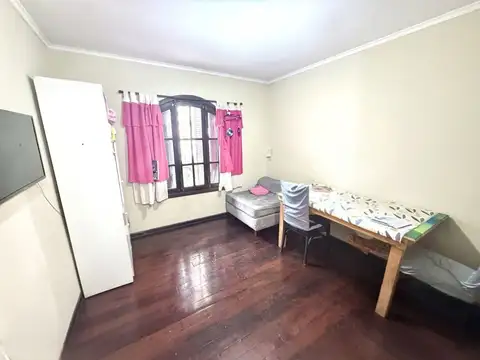 Casa en venta 5 ambientes cochera PB Olivos