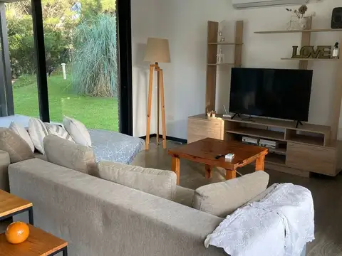 Casa en Alquiler de 3 dormitorios