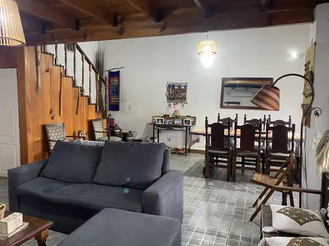 Depto Tipo Casa 4 ambientes con 2 baños
