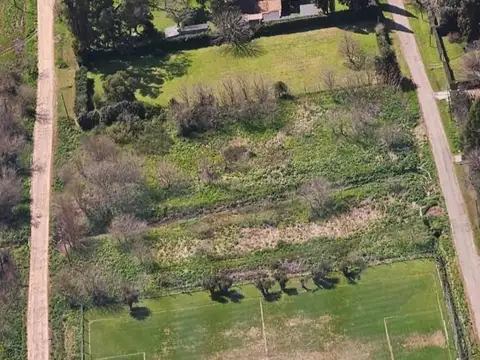 404 e/ Camino General Belgrano y 131