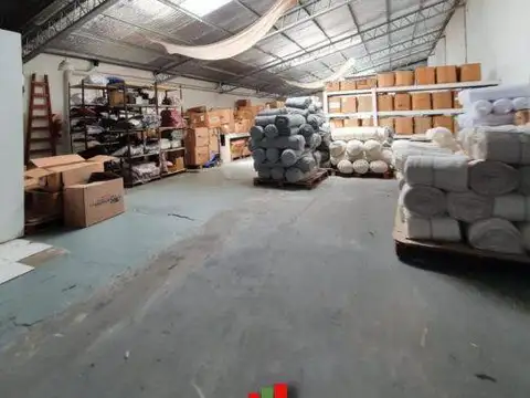 Galpón en venta en  Bernal Oeste