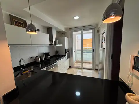 Departamento 6 ambientes con 2 baños