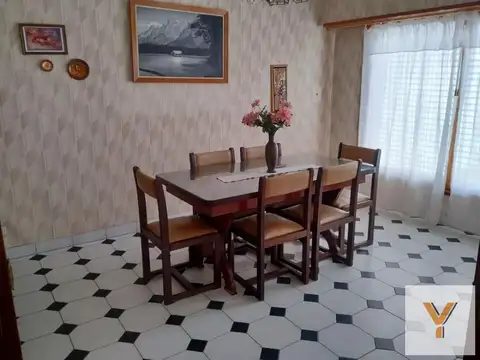 Casa 6 ambientes con 3 baños