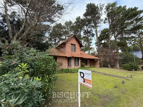 VENTA DE CASA EN BARRIO GOLF PINAMAR