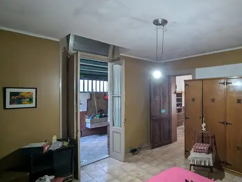 PH tipo casa de 2 ambientes Lanús este M. Weild 2200