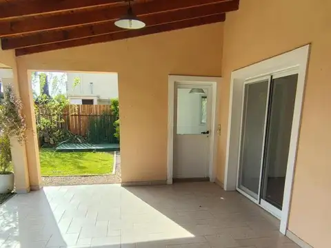 Casa en Alquiler al Sur