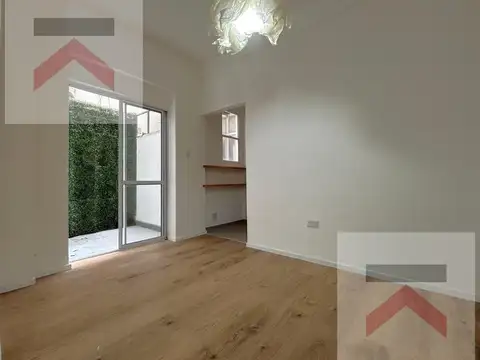 Espectacular dos amb totalmente reciclado a nuevo con patio!