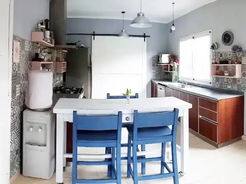 Casa en Venta con 4 cocheras