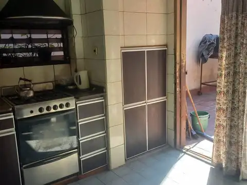 VENTA CASA 4 AMB EN 2 PLANTAS, PATIO, TZA , JARDIN