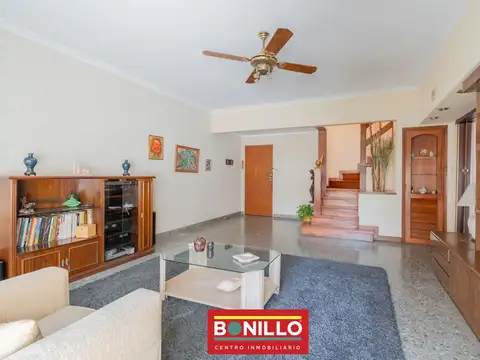 Depto Tipo Casa en Venta de 4 dormitorios