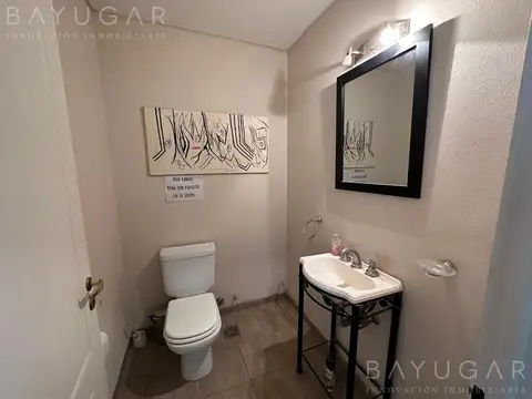 Casa 4 ambientes con 3 baños