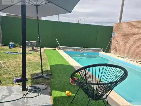 Venta casa 3 dormitorios en Distrito 30 - Cipolletti.