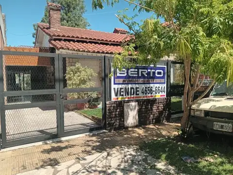 *LOTE DE 10 X 30 CON CHALET 3 AMB.  *EXCELENTE ZONA RESIDENCIAL.