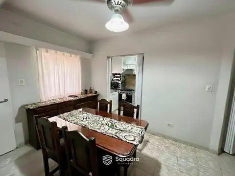 VENTA - Casa interna, dos dormitorios, dos patios y parrillero - España y Hospitales. APTO CRÉDITO.