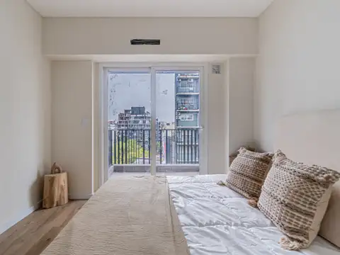 Departamento monoambiente con balcón, pileta y parrilla