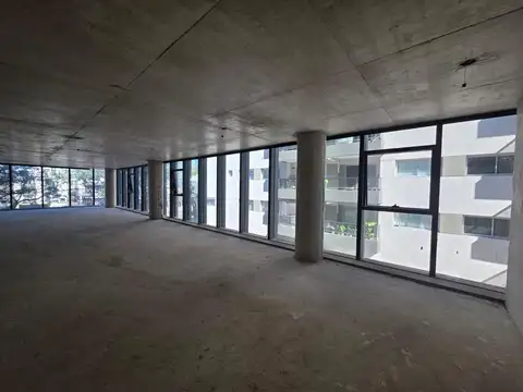 Oficina en Alquiler con 1 cochera