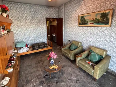 Venta de  local y departamento en planta alta en José León Suárez