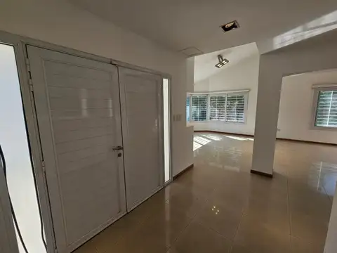VENTA CASA 3 DORMITORIOS PILETA MARQUES SOBREMONTE