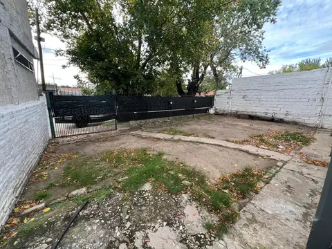 Casa en Alquiler en Temperley, $ 690.000
