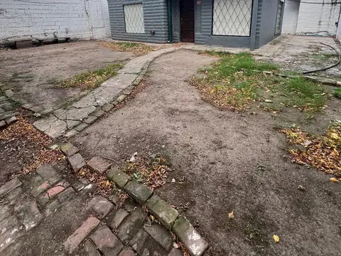 Casa 3 amb con amplio parque al frente, ubicada en Gonzalez Chavez 1061, Temperley