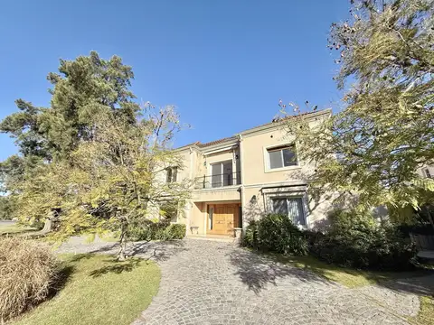 Importante Casa en Venta - Barrio Privado Pacheco Golf