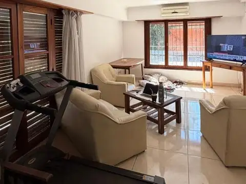 En venta casa 5 amb dos lotes en dos plantas