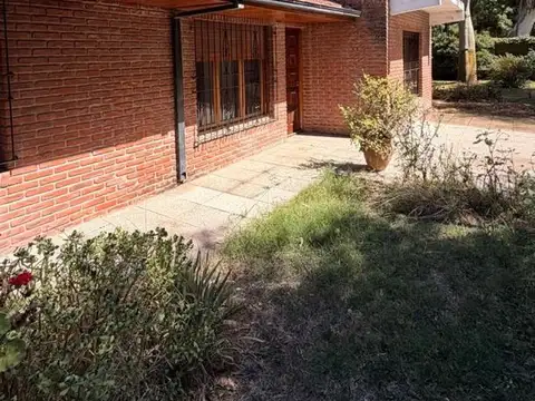 En venta casa 5 amb dos lotes en dos plantas